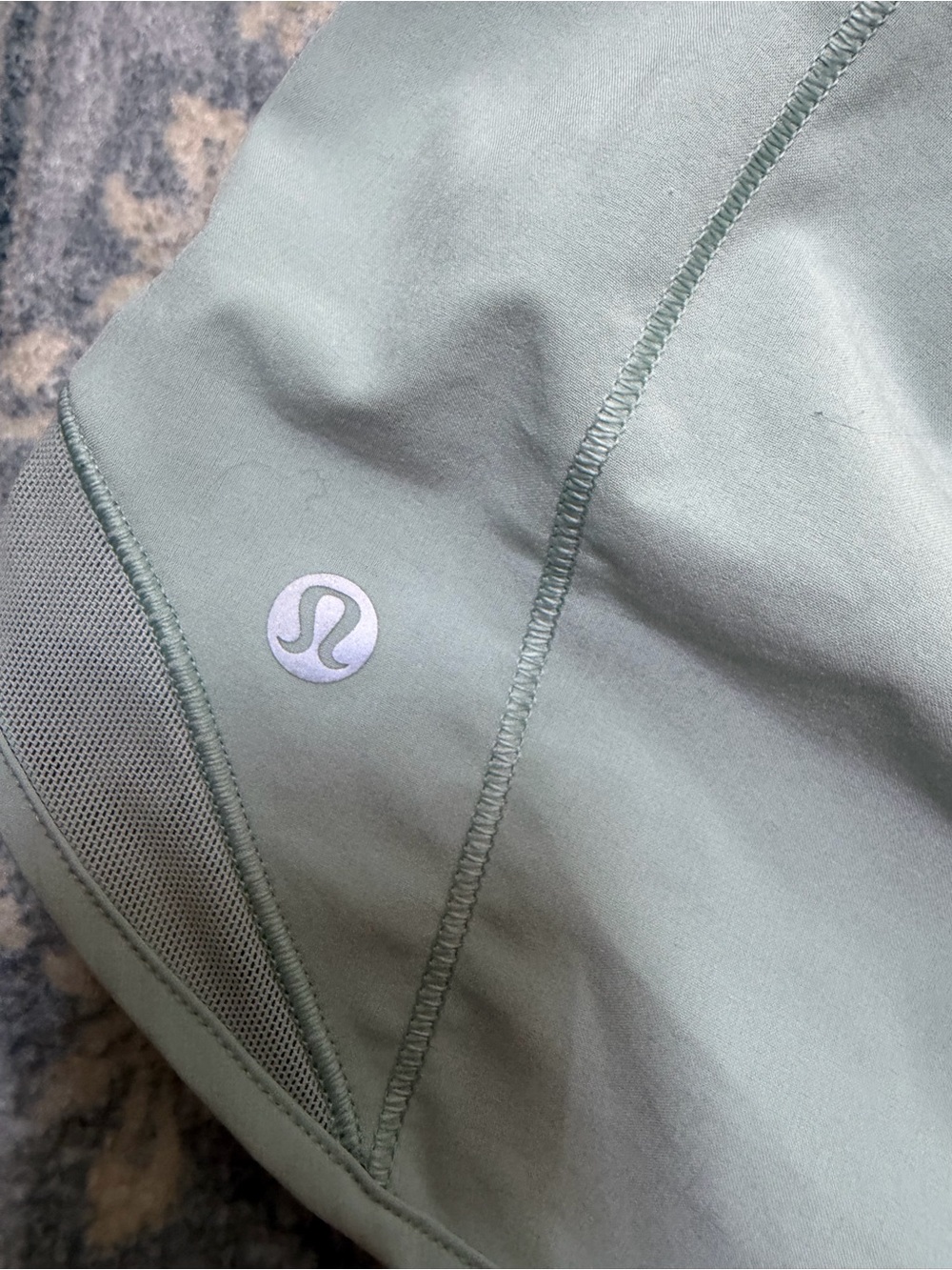 Lululemon Hotty Hot High-Rise Lined Short 2.5" Jade Grey athletic running TikTok - Picture 5 of 6